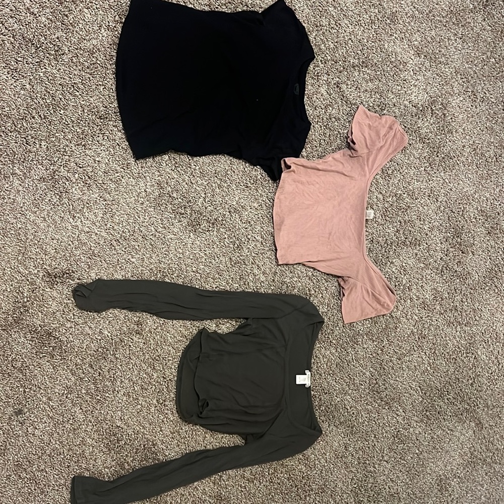 3 shirts 2 short sleeve ( black salmon) 1 long sleeve (dark green)